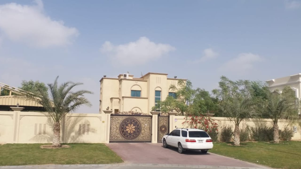 Villa in Al Mizhar